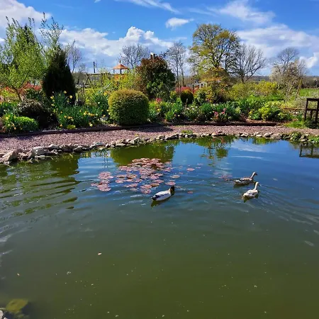 L'ombragee Au Doux Refuge Bed and Breakfast 3*